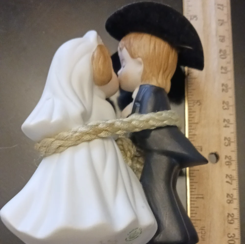 LEFTON EXCLUSIVES CHINA BRIDE & COWBOY GROOM KISSING WEDDING COUPLE HAND PAINTED